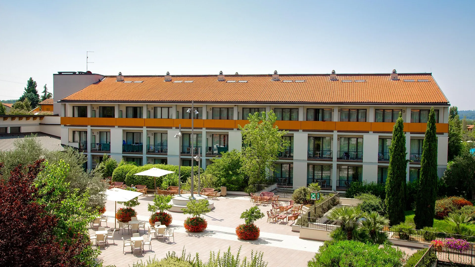 Parc Hotel Peschiera del Garda 4*,  Italy